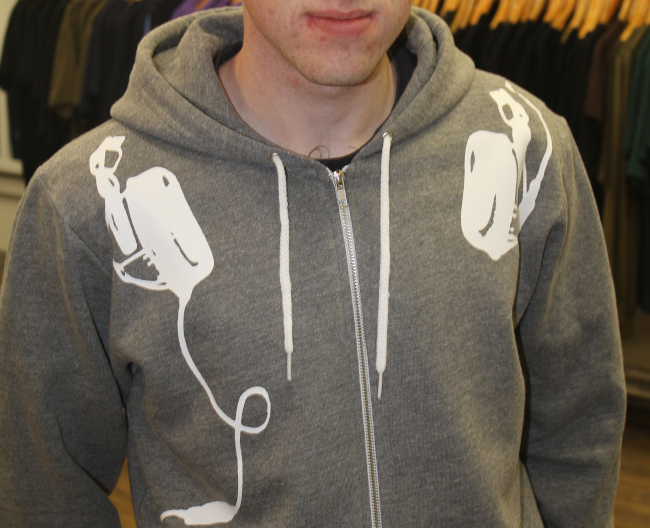 Hoodie with a clearance zipper